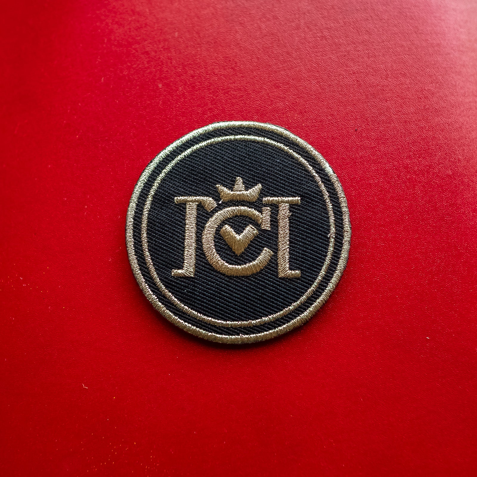 crown moto gold standard round embroidered patch, logo, branded, round patch, metallic thread, classic, gold
