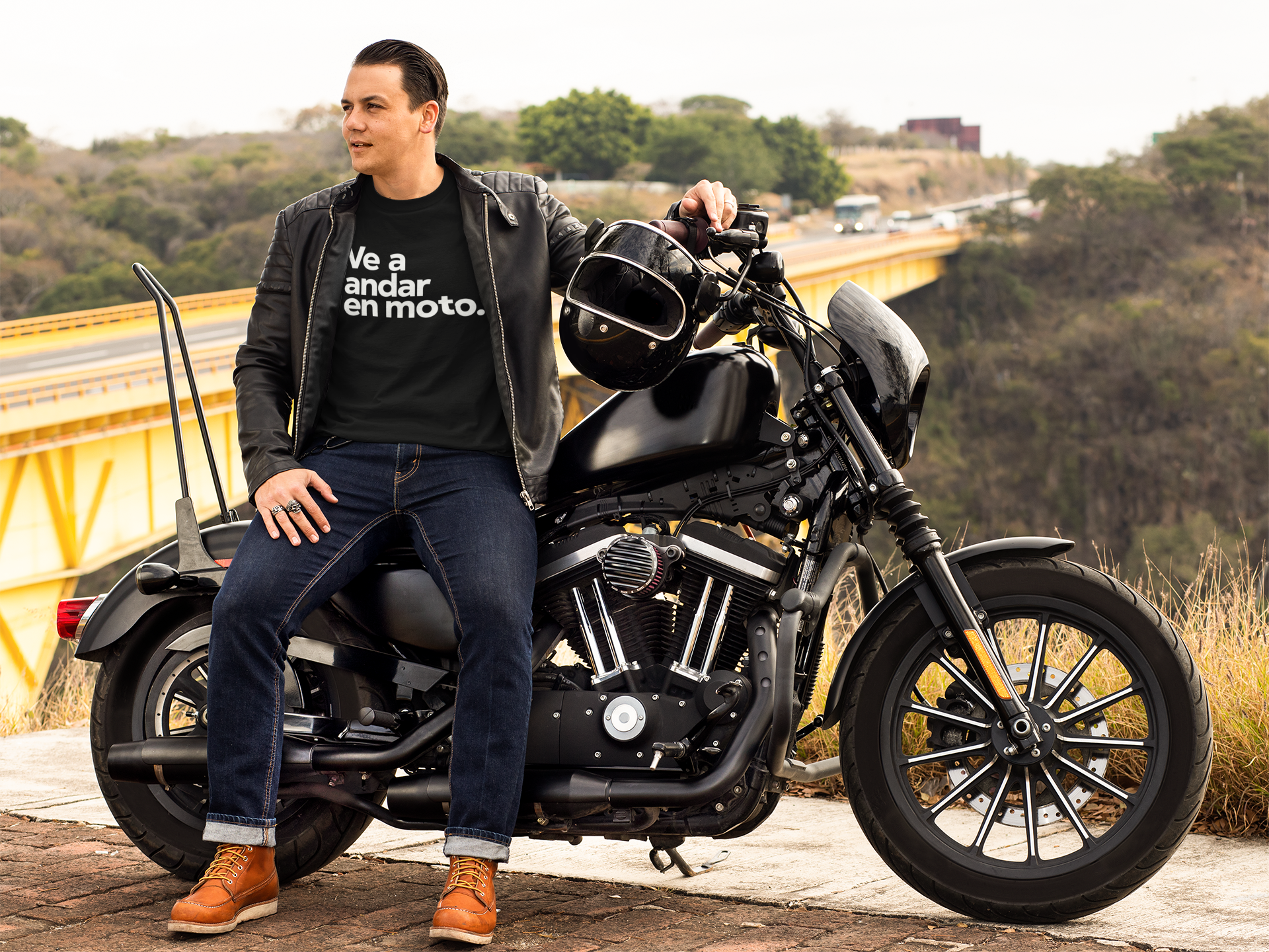 Ve a andar en moto T-shirt