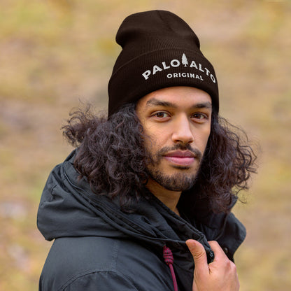Man wearing brown Palo Alto Original fine ribbed knit beanie